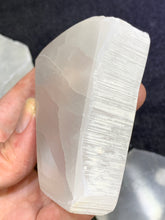 Load image into Gallery viewer, Optical Selenite