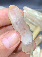 Load image into Gallery viewer, Imperial Quartz Raw

