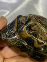 Load image into Gallery viewer, Stromatolite Skull