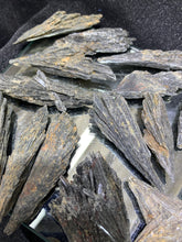 Load image into Gallery viewer, Black Kyanite