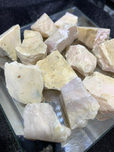 Load image into Gallery viewer, Mangano Calcite Raw - 4 Stones