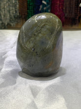 Load image into Gallery viewer, Labradorite Freeform