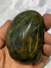 Load image into Gallery viewer, Labradorite Freeform
