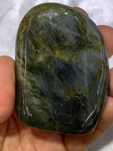 Load image into Gallery viewer, Labradorite Freeform