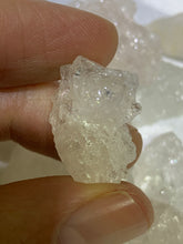 Load image into Gallery viewer, Morganite Raw