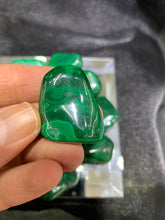 Load image into Gallery viewer, Malachite Tumbled