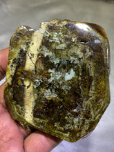 Load image into Gallery viewer, Tsavorite Garnet/Green Garnet