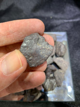 Load image into Gallery viewer, Lodestone Raw - 4 Stones