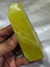 Load image into Gallery viewer, Himalayan Yellow Calcite Point