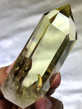 Load image into Gallery viewer, Lemon Quartz Points