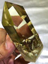 Load image into Gallery viewer, Lemon Quartz Points