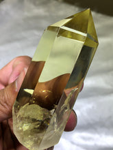 Load image into Gallery viewer, Lemon Quartz Points