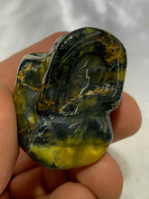 Load image into Gallery viewer, Pietersite Skull