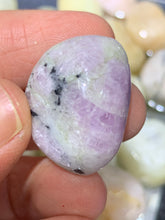 Load image into Gallery viewer, Kunzite Tumbled
