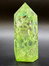 Load image into Gallery viewer, Crackle Emerald Aura Crystal Generator Point