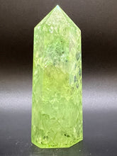 Load image into Gallery viewer, Crackle Emerald Aura Crystal Generator Point