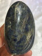 Load image into Gallery viewer, Cordierite Standing Piece