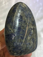 Load image into Gallery viewer, Cordierite Standing Piece