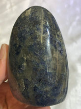 Load image into Gallery viewer, Cordierite Standing Piece