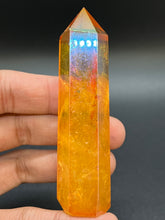 Load image into Gallery viewer, Tangerine Aura Quartz Point