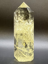 Load image into Gallery viewer, Lemon Quartz Points