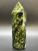Load image into Gallery viewer, Himalayan Green Jasper Point
