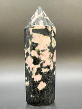 Load image into Gallery viewer, Himalayan Pink Snowflake Point