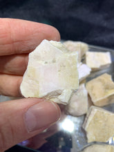 Load image into Gallery viewer, Mangano Calcite Raw - 4 Stones