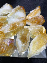 Load image into Gallery viewer, Citrine Point