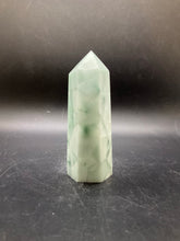 Load image into Gallery viewer, Snowflake Jade