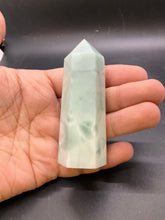 Load image into Gallery viewer, Snowflake Jade