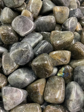 Load image into Gallery viewer, Labradorite Tumbled - 4 Stones