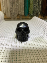 Load image into Gallery viewer, Nuumite Skull