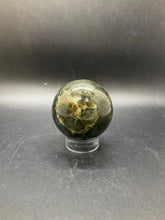 Load image into Gallery viewer, Labradorite Sphere