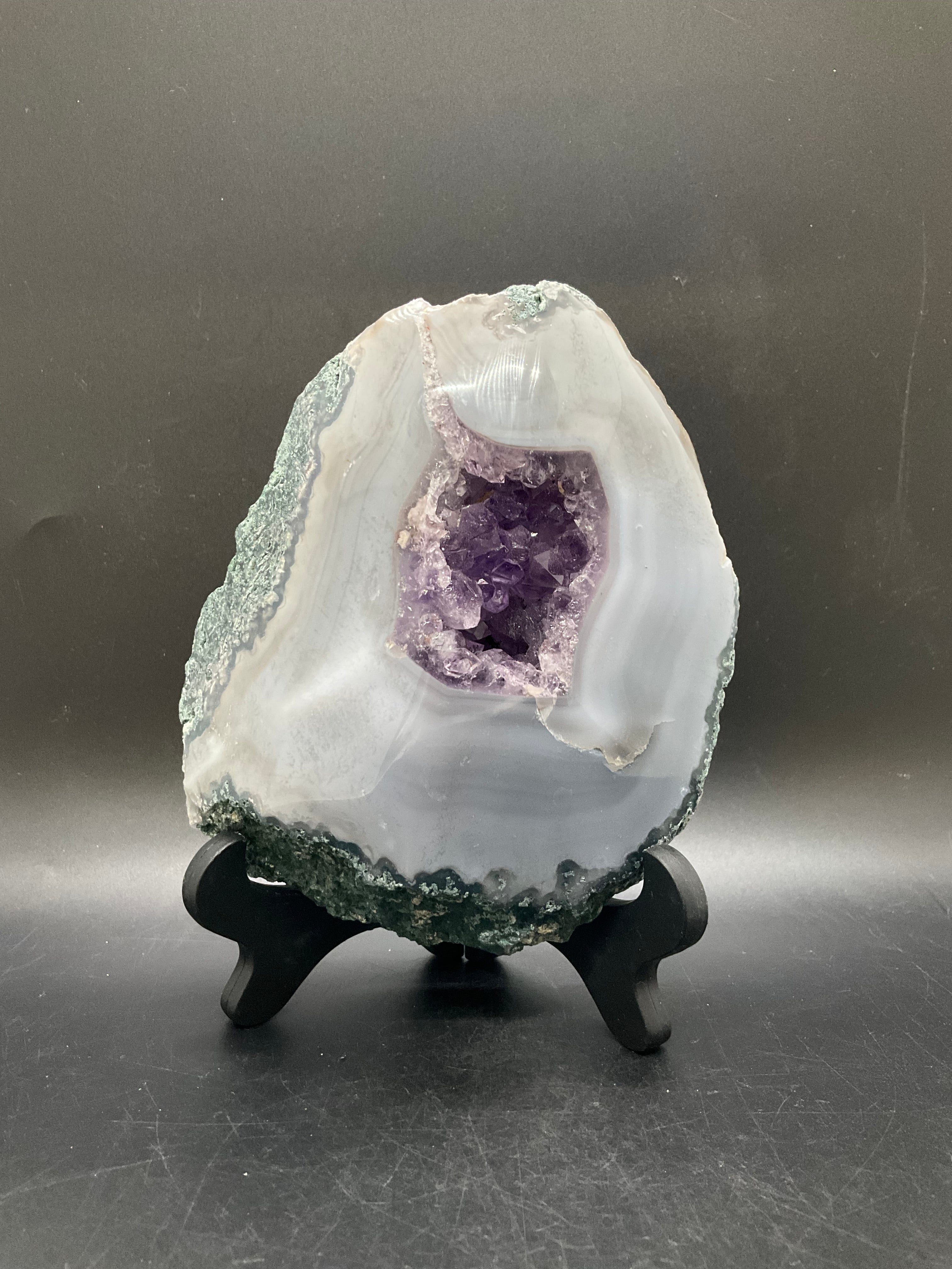 Amethyst Geode – Earth Gems Ltd