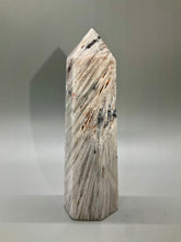 Load image into Gallery viewer, White Lace Agate Point
