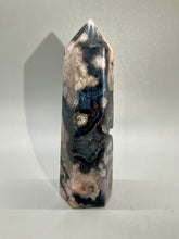 Load image into Gallery viewer, Black Flower Agate Point
