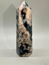 Load image into Gallery viewer, Black Flower Agate Point
