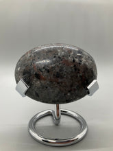 Load image into Gallery viewer, Yooperlite Fluorescent Palm Stone
