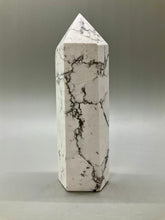 Load image into Gallery viewer, Howlite Point
