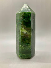 Load image into Gallery viewer, Nephrite Jade Point
