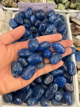 Load image into Gallery viewer, Crackle Quartz Tumbled (Blue) - 4 Stones
