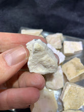 Load image into Gallery viewer, Mangano Calcite Raw - 4 Stones
