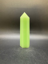 Load image into Gallery viewer, Glow Green Calcite Point
