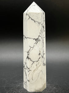 Howlite Point