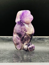 Load image into Gallery viewer, Dogtooth Amethyst Dog
