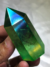 Load image into Gallery viewer, Emerald Aura Crystal Generator Point
