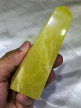 Load image into Gallery viewer, Himalayan Yellow Calcite Point
