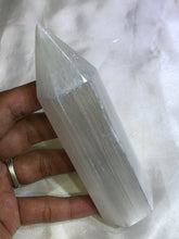 Load image into Gallery viewer, Selenite Point  medium
