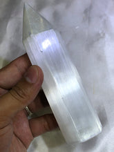 Load image into Gallery viewer, Selenite Point  medium
